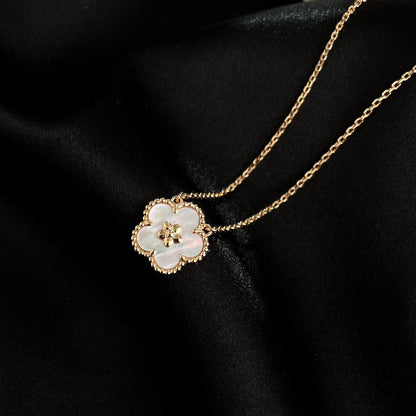 [CA]LUCKY  WHITE MOP  PLUM BLOSSOM NECKLACE