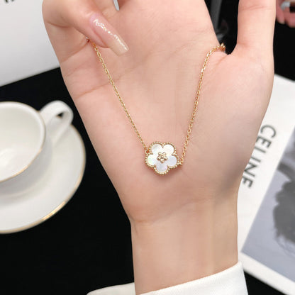 [CA]LUCKY WHITE MOP PLUM BLOSSOM  BRACELET