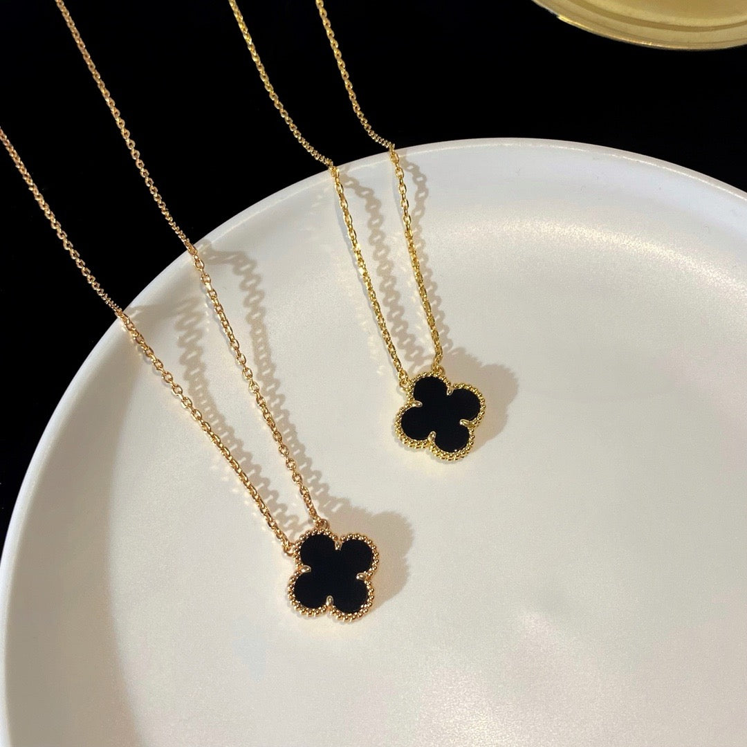 [CA]CLOVER 15MM BLACK ONYX SINGLE FLOWER NECKLACE