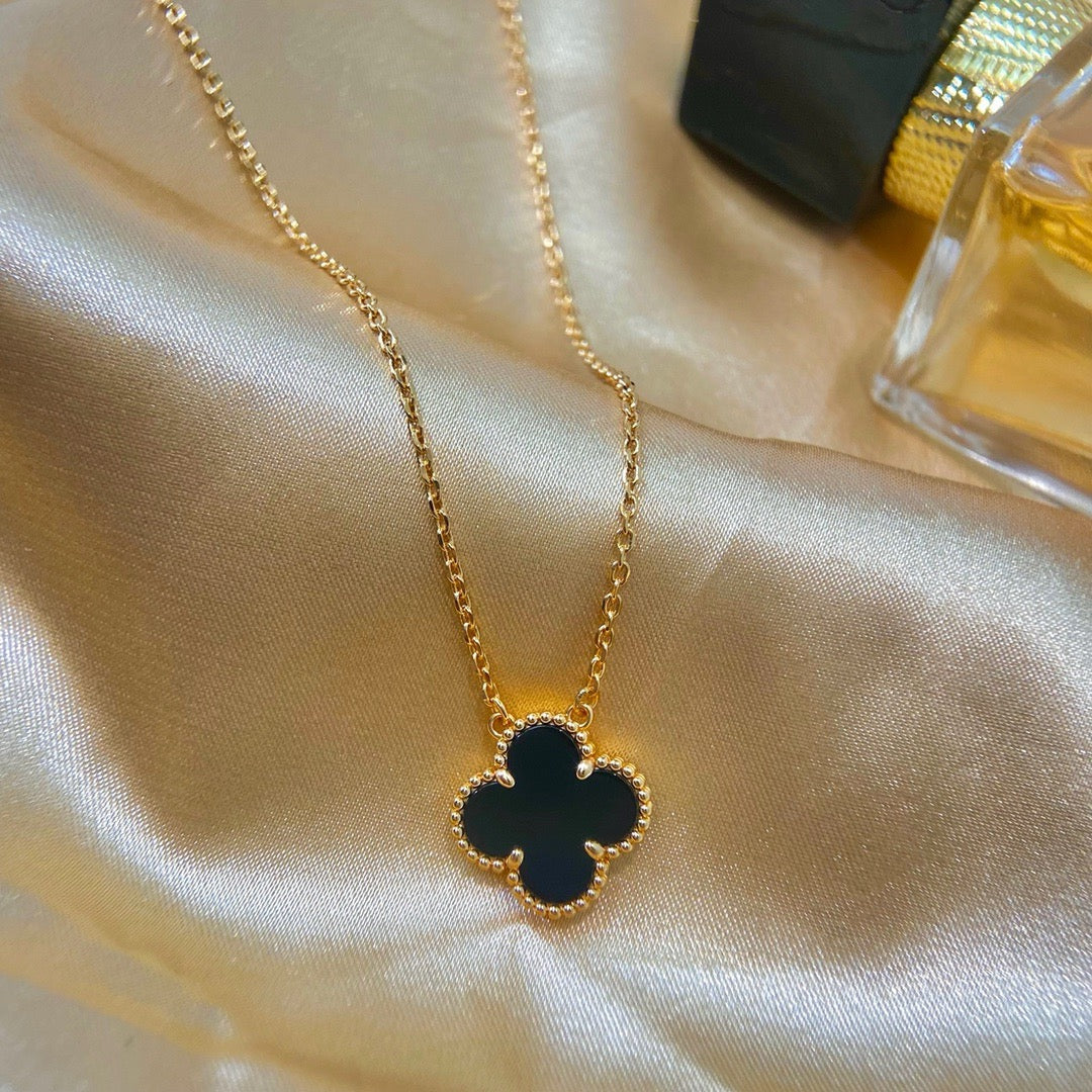 [CA]CLOVER 15MM BLACK ONYX SINGLE FLOWER NECKLACE