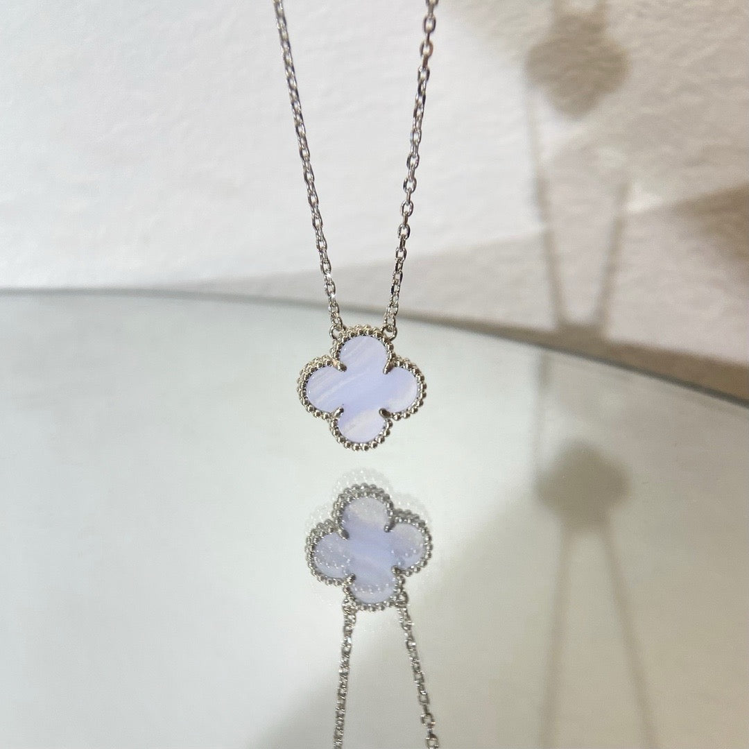 [CA]CLOVER 15MM BLUE CHALCEDONY NECKLACE SILVER