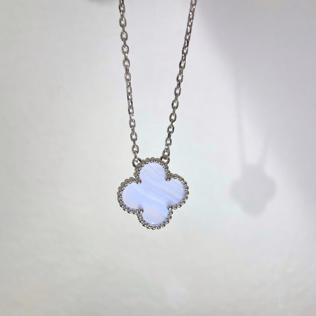 [CA]CLOVER 15MM BLUE CHALCEDONY NECKLACE SILVER