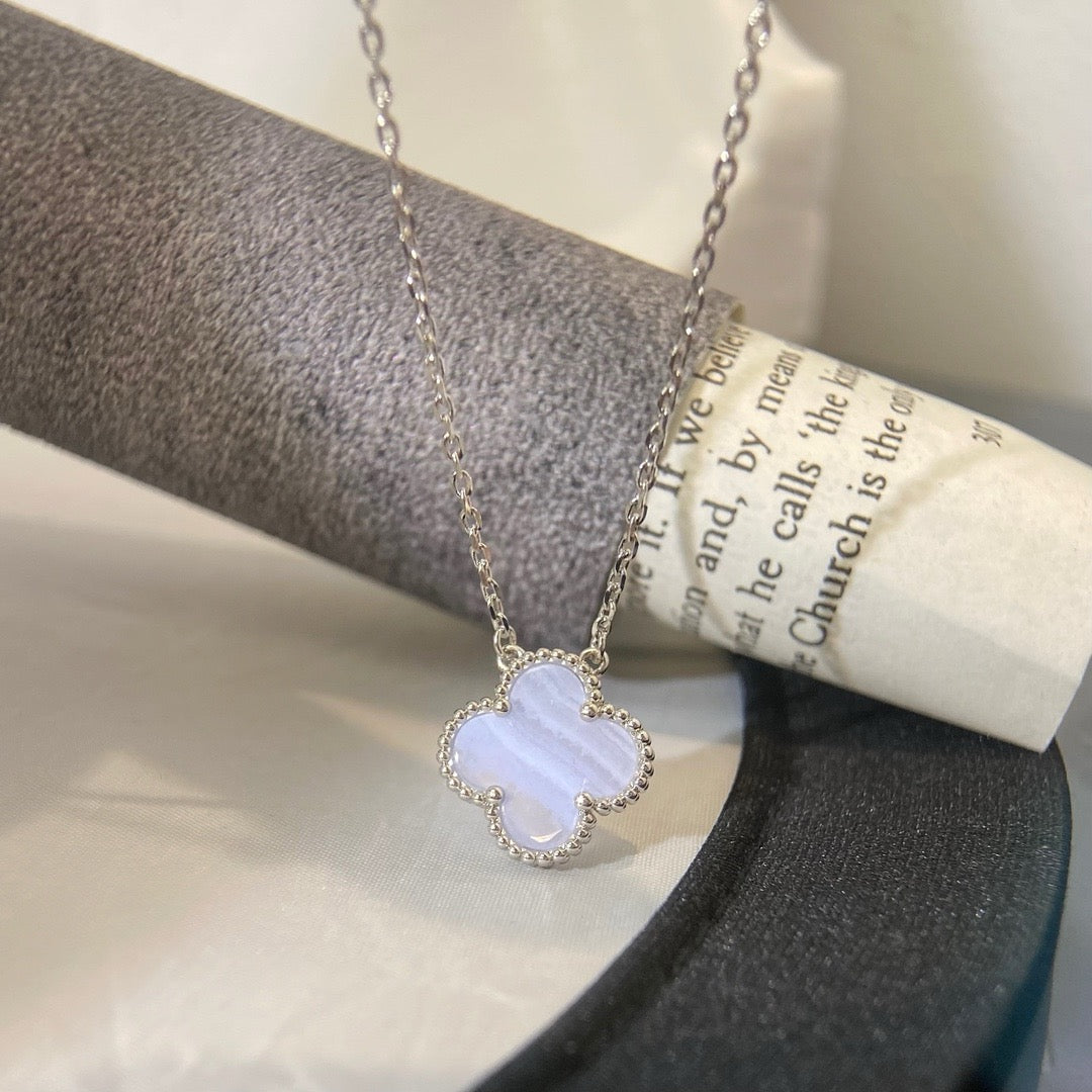 [CA]CLOVER 15MM BLUE CHALCEDONY NECKLACE SILVER