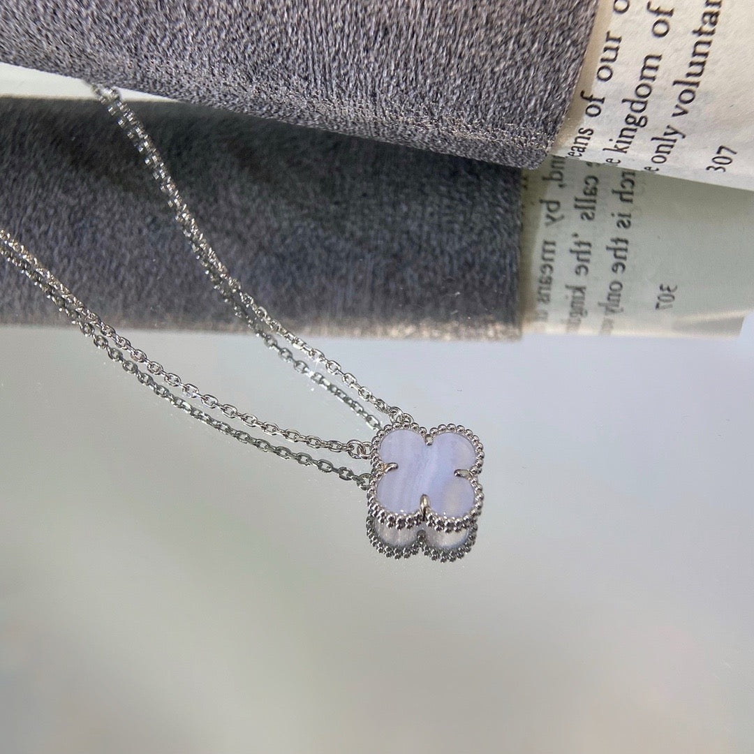 [CA]CLOVER 15MM BLUE CHALCEDONY NECKLACE SILVER