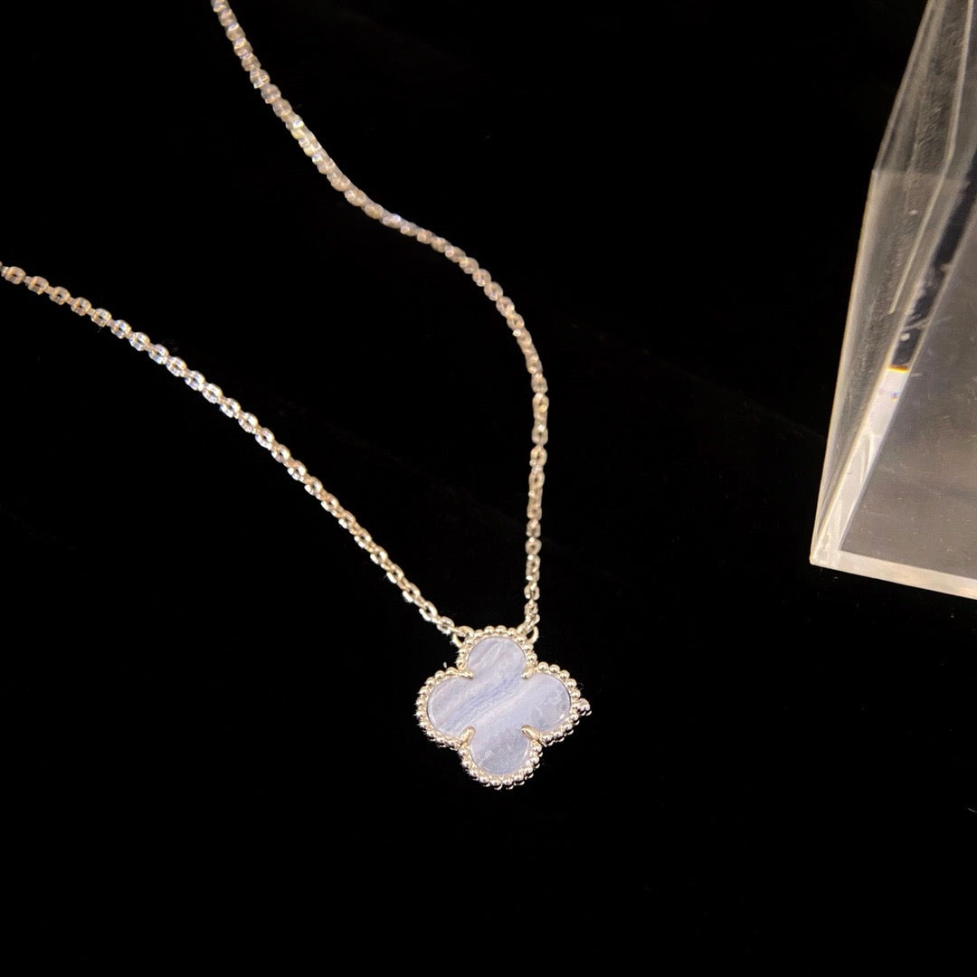 [CA]CLOVER 15MM BLUE CHALCEDONY NECKLACE SILVER