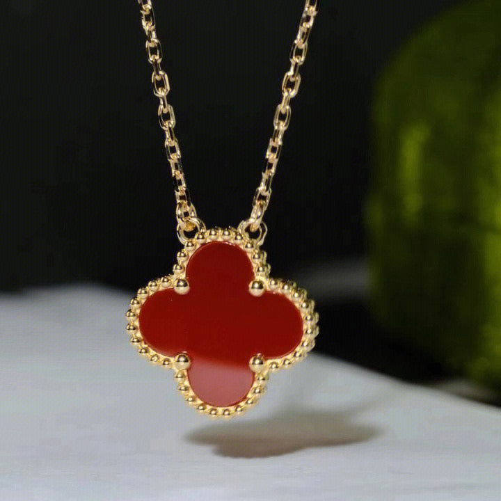 [CA]CLOVER 15MM CARNELIAN SINGLE FLOWER NECKLACE