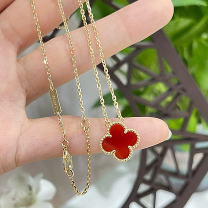 [CA]CLOVER 15MM CARNELIAN SINGLE FLOWER NECKLACE