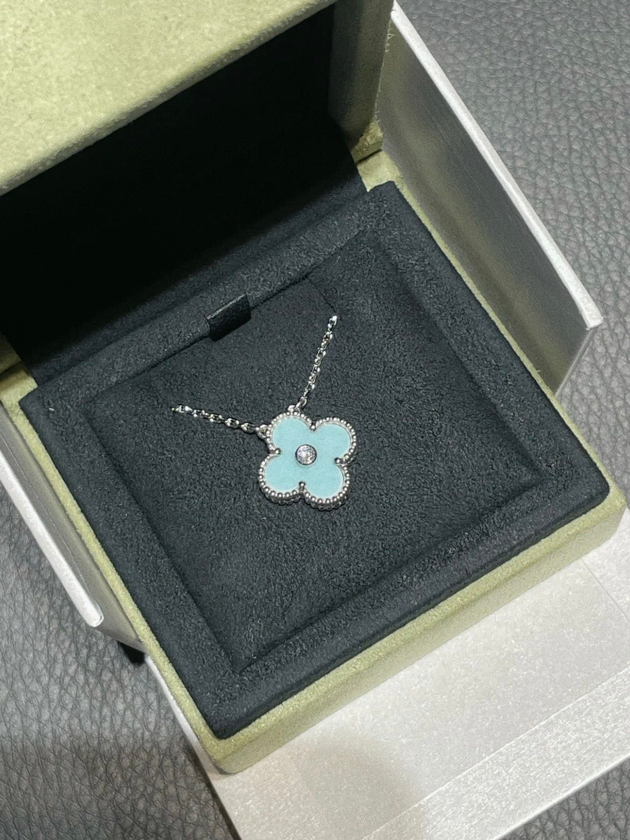 [CA]CLOVER 1 DIAMOND LIGHT BLUE SILVER NECKLACE