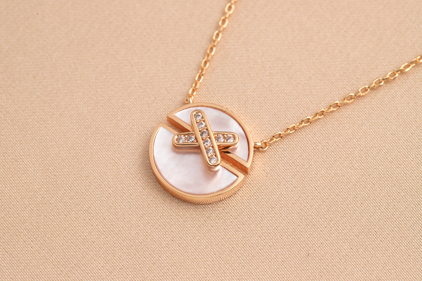 [CA]JEUX DE PINK GOLD DIAMOND NECKLACE