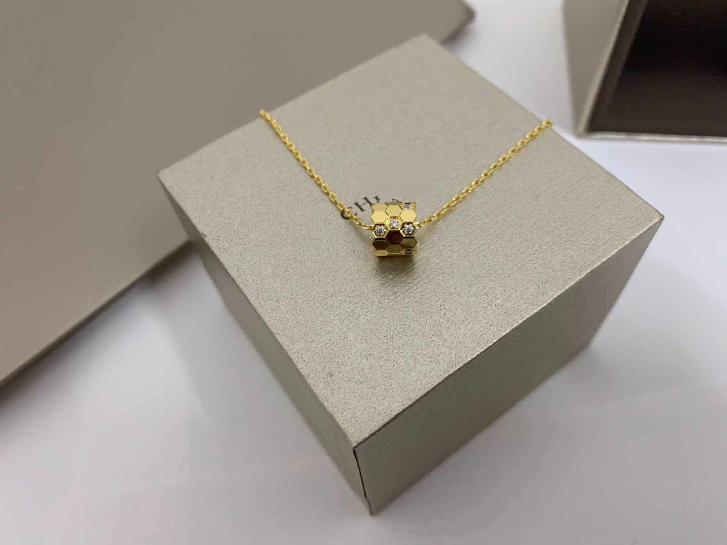 [CA]BEE LOVE DIAMOND NECKLACE