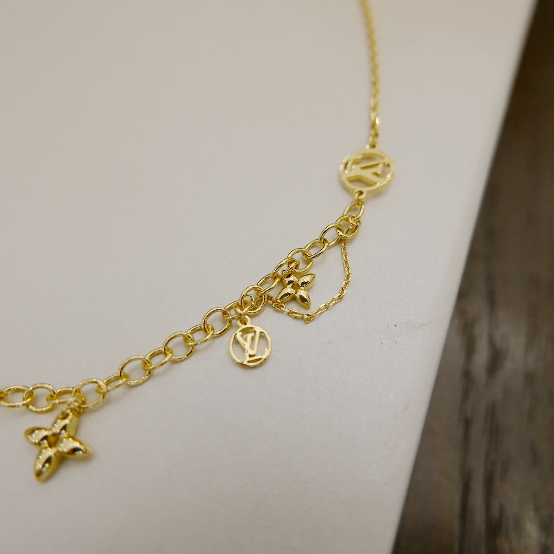 [CA]BLOOMING SUPPLE NECKLACE BRASS