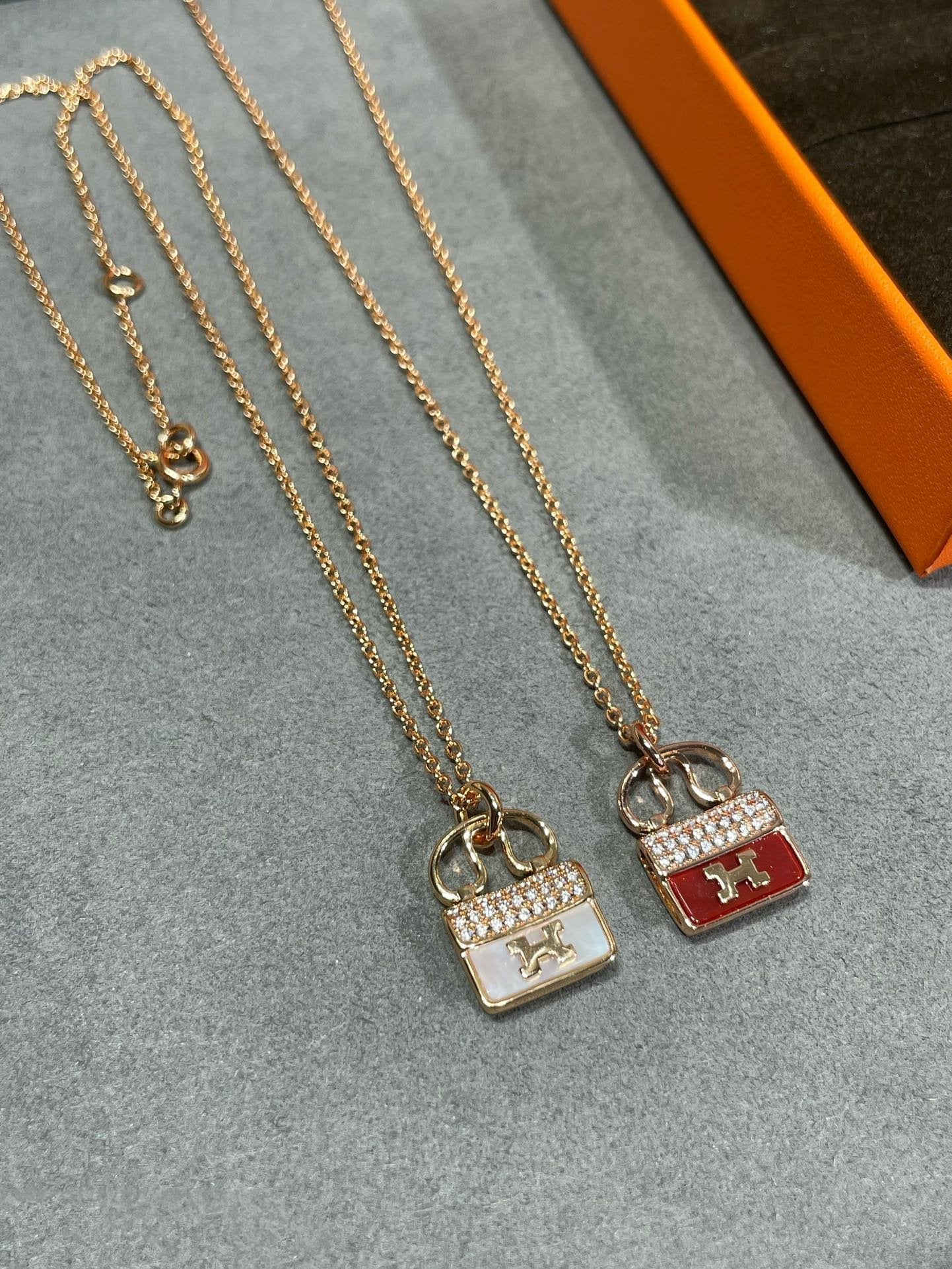 [CA]H CIRCE MOISSANITE PENDANT NECKLACE GOLD