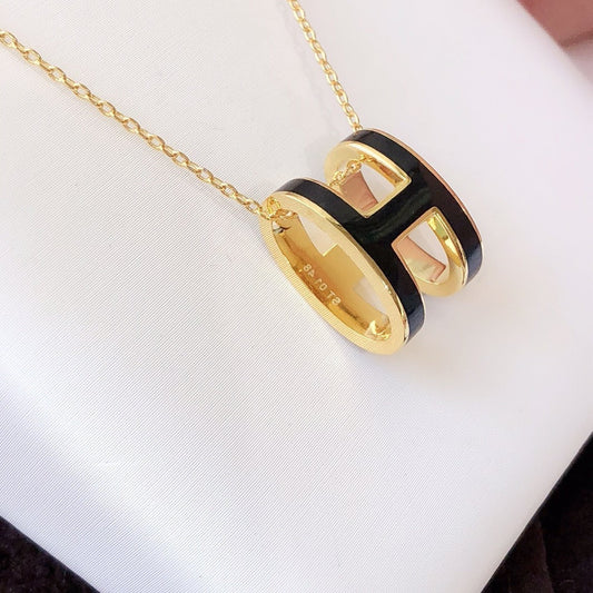 [CA]HM CLIC BLACK ENAMEL GOLD NECKLACE