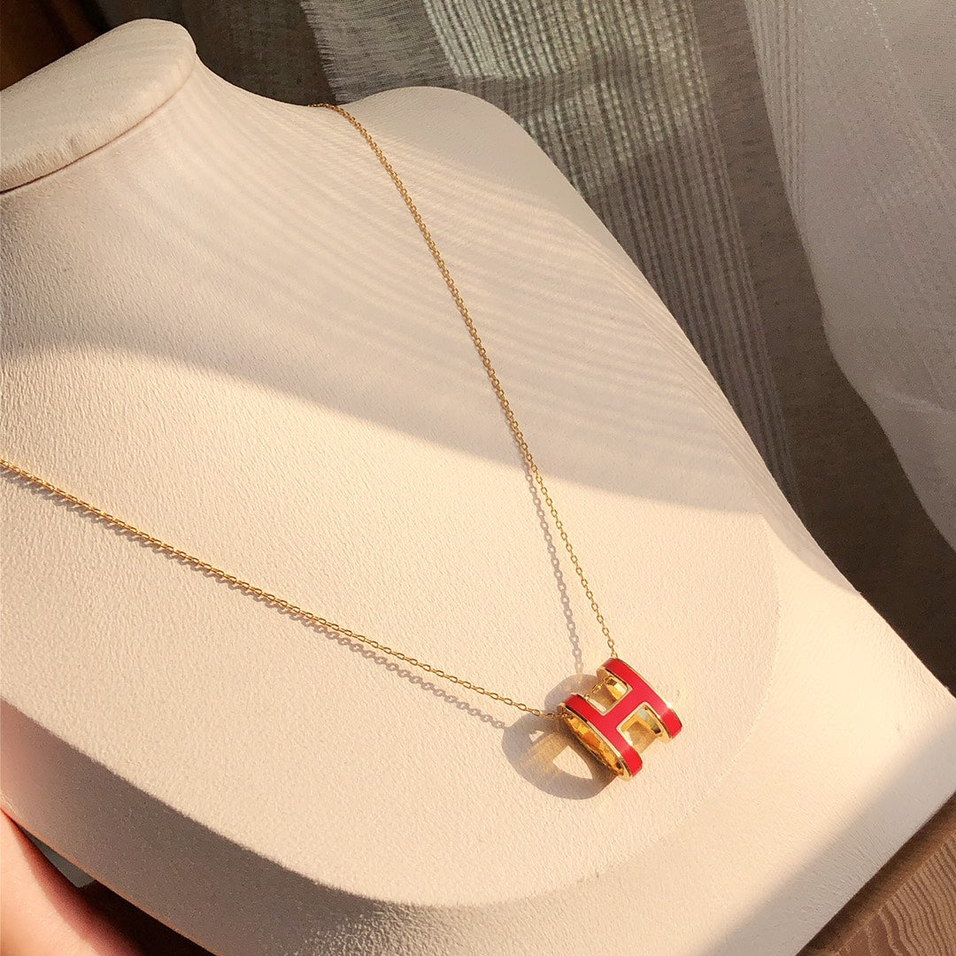 [CA]HM CLIC RED ENAMEL GOLD NECKLACE