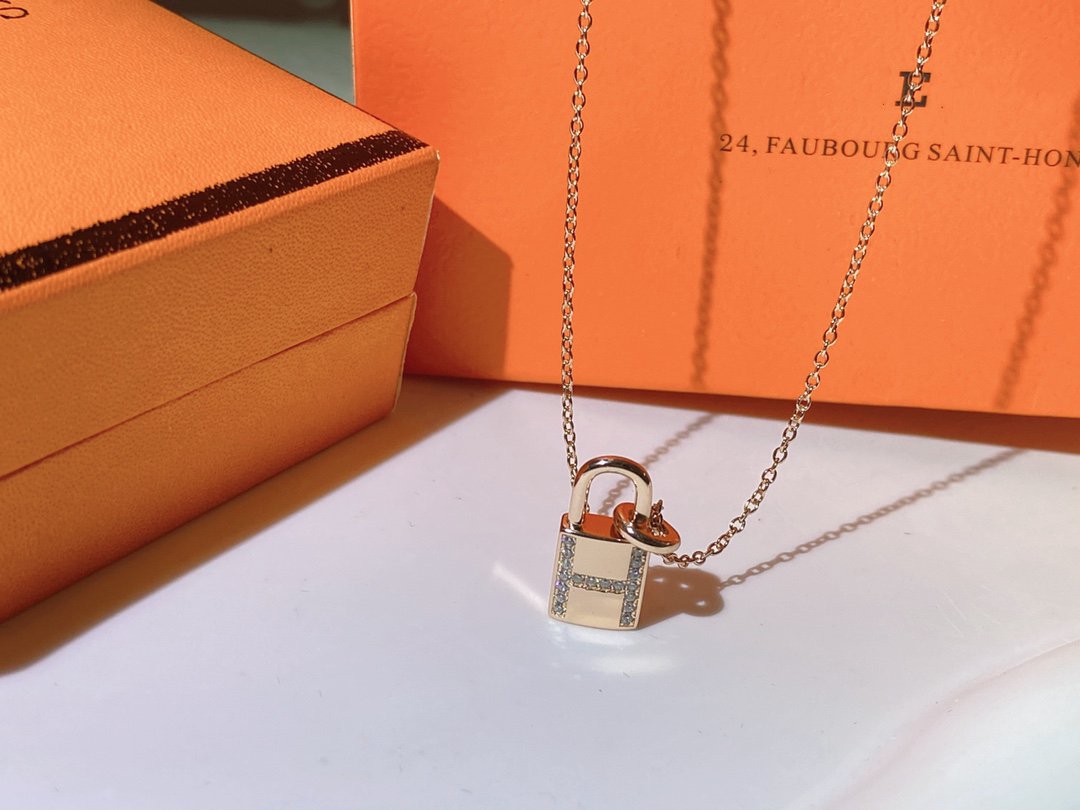 [CA]HM ADVANCED NICHE LOCK HEAD NECKLACE DIAMONDS