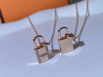 [CA]HM ADVANCED NICHE LOCK HEAD NECKLACE DIAMONDS