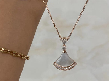 [CA]DREAM NECKLACE MOP PINK GOLD DIAMOND