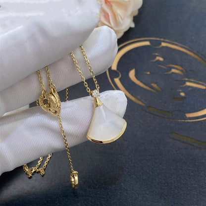 [CA]DREAM NECKLACE WHITE MOP GOLD 1 DIAMOND