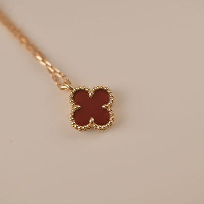 [CA]CLOVER MINI 9.5MM WHITE CARNELIANS NECKLACE