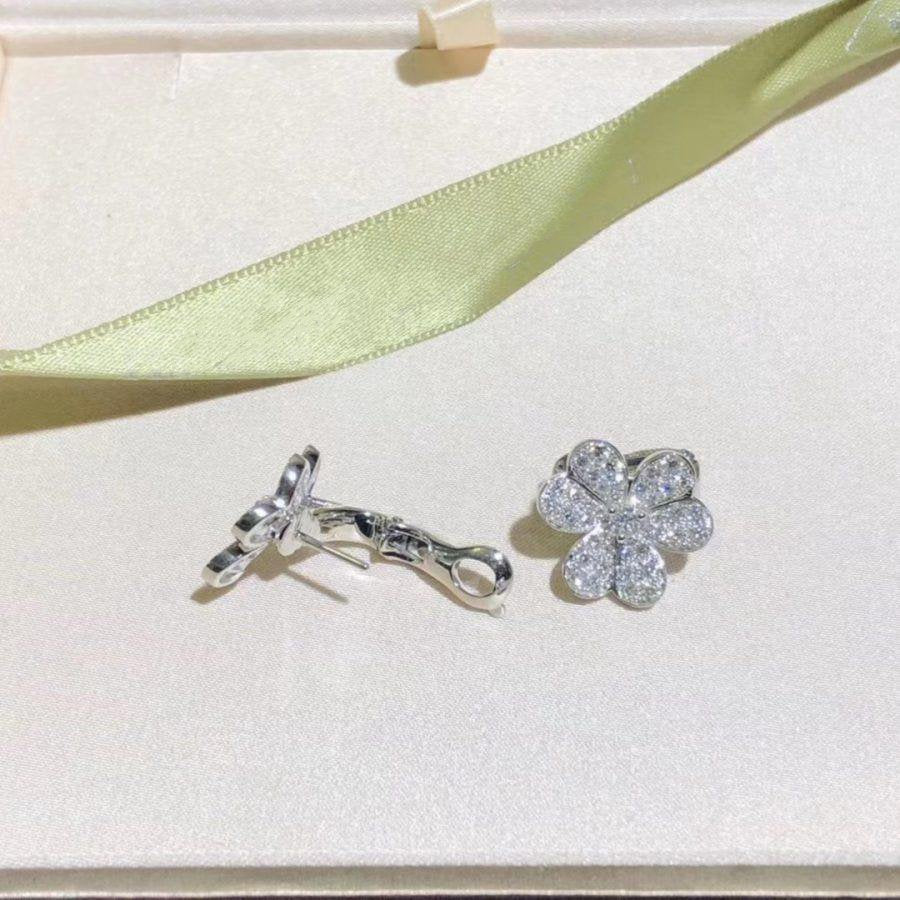 [CA]FRIVOLE SILVER FLOWER DIAMOND EARRINGS