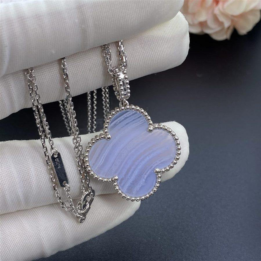 [CA]CLOVER SILVER CHALCEDONY BIG CLOVER NECKLACE