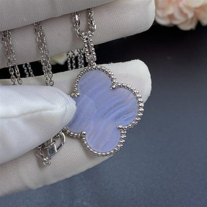 [CA]CLOVER SILVER CHALCEDONY BIG CLOVER NECKLACE