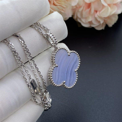 [CA]CLOVER SILVER CHALCEDONY BIG CLOVER NECKLACE