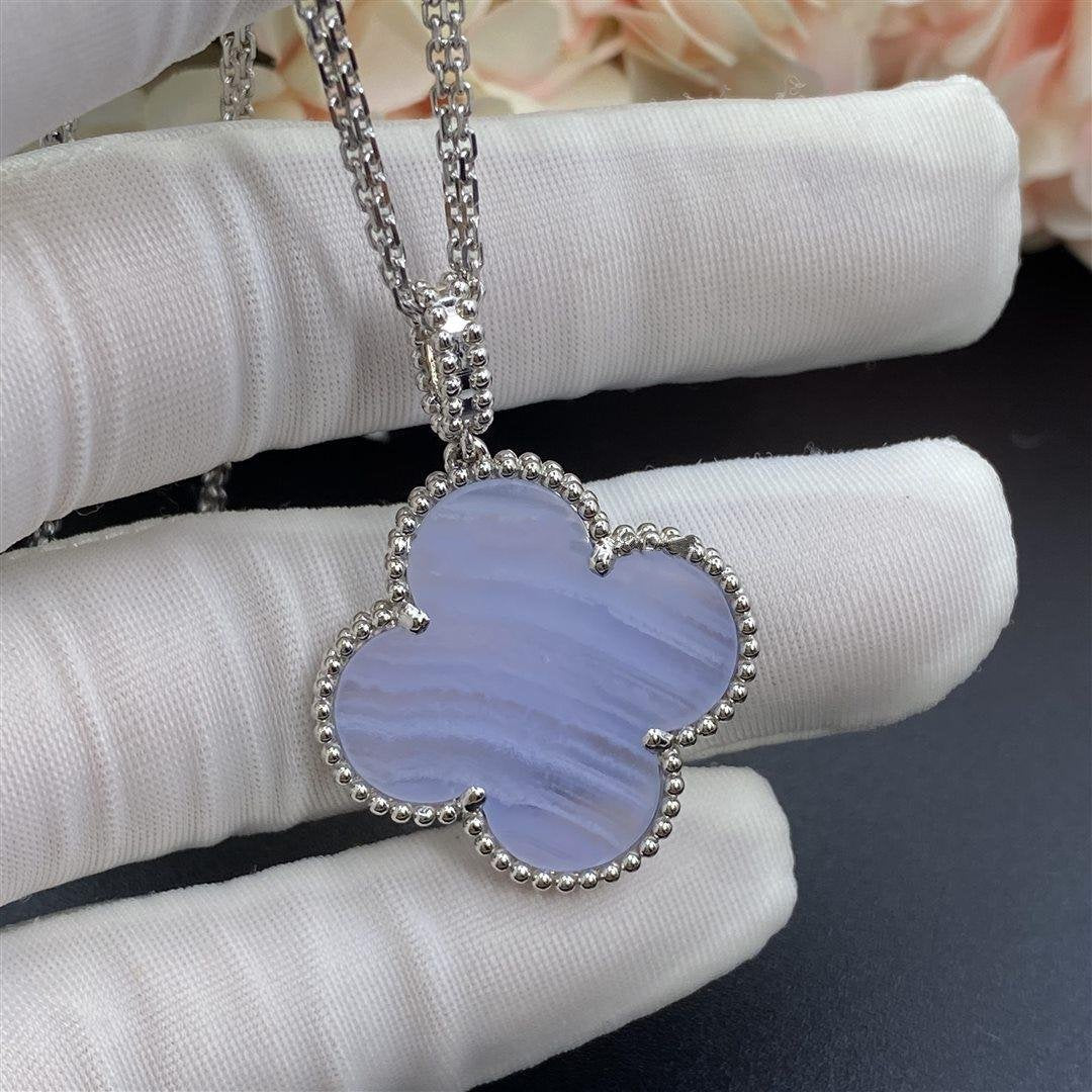 [CA]CLOVER SILVER CHALCEDONY BIG CLOVER NECKLACE