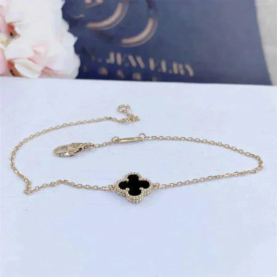 [CA]CLOVER ONYX SINGLE FLOWER BRACELET