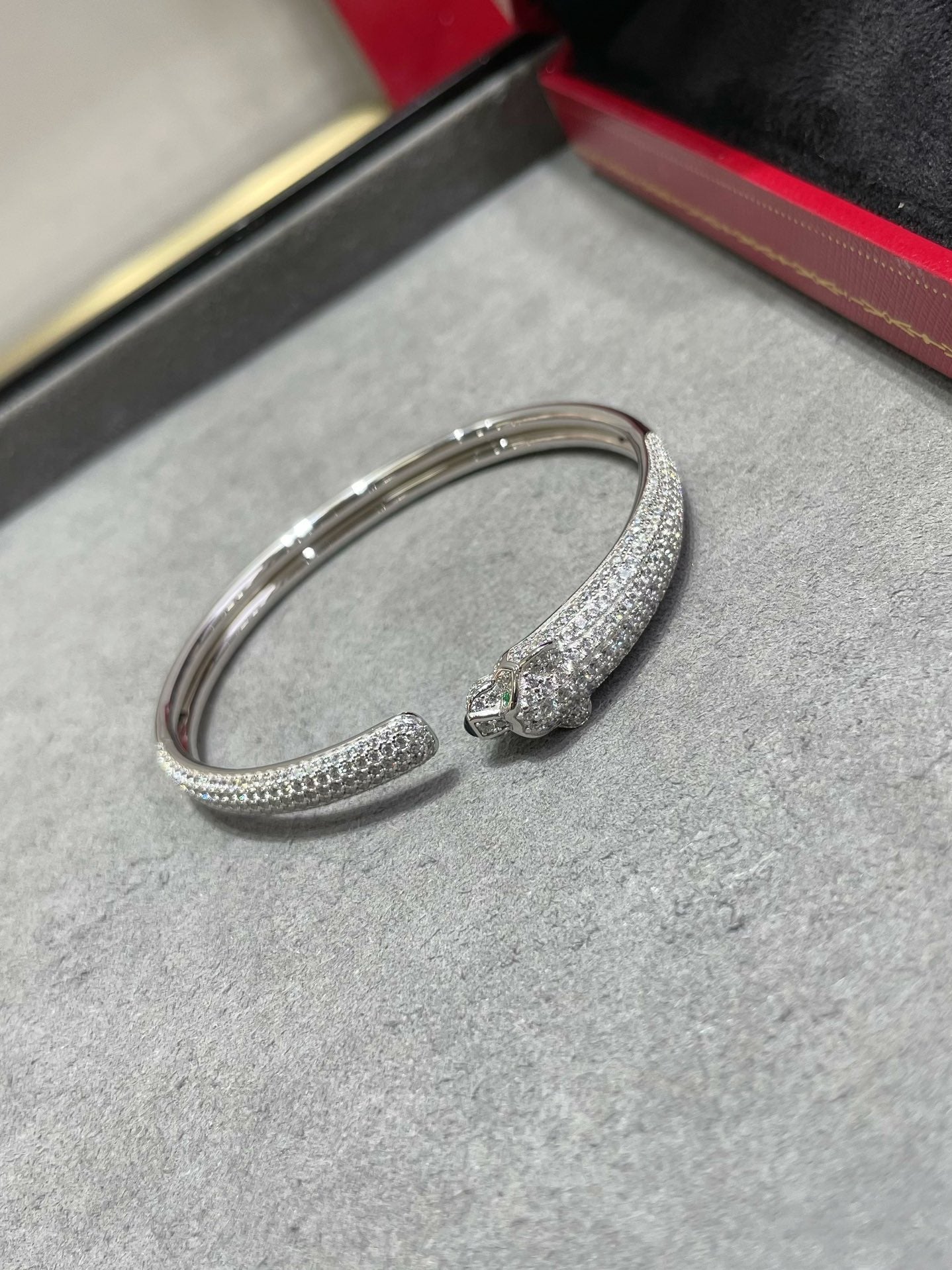 [CA]PANTHERE FULL DIAMOND OPEN BRACELET