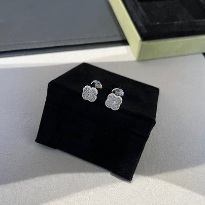 [CA]CLOVER MINI DIAMOND STUD EARRINGS