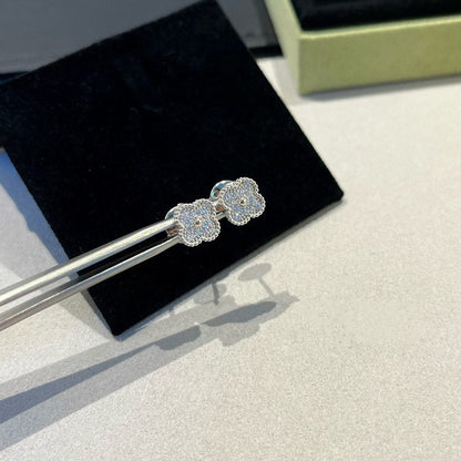 [CA]CLOVER MINI DIAMOND STUD EARRINGS