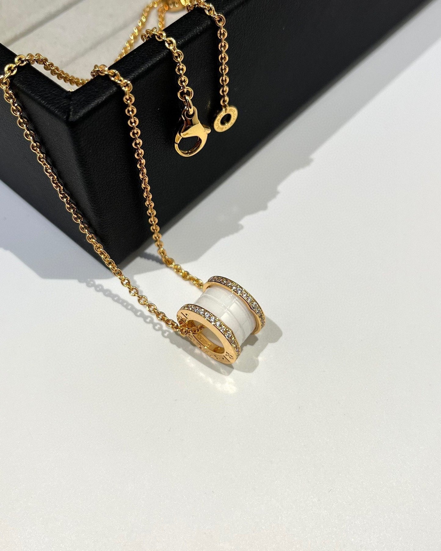 [CA]ZERO 1 WHITE CERAMIC DIAMOND PINK GOLD NECKLACE